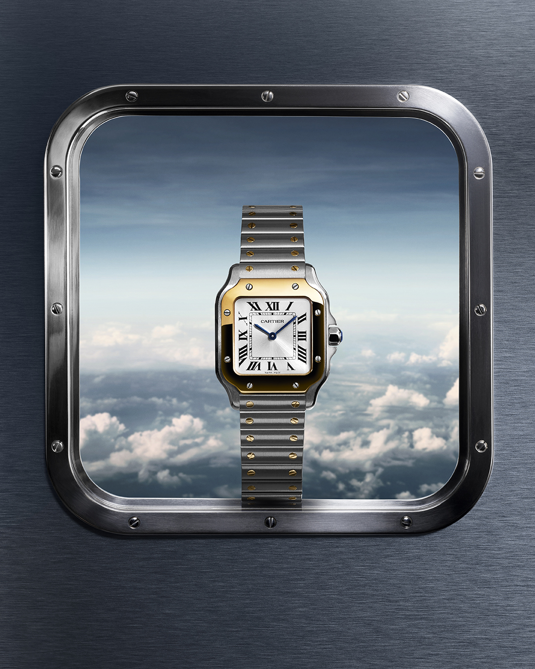 PUWA11621_STILL_LIFE_SMALL_MODEL_GOLD_STEEL_1080x1350_W2SA0033_vxcfek