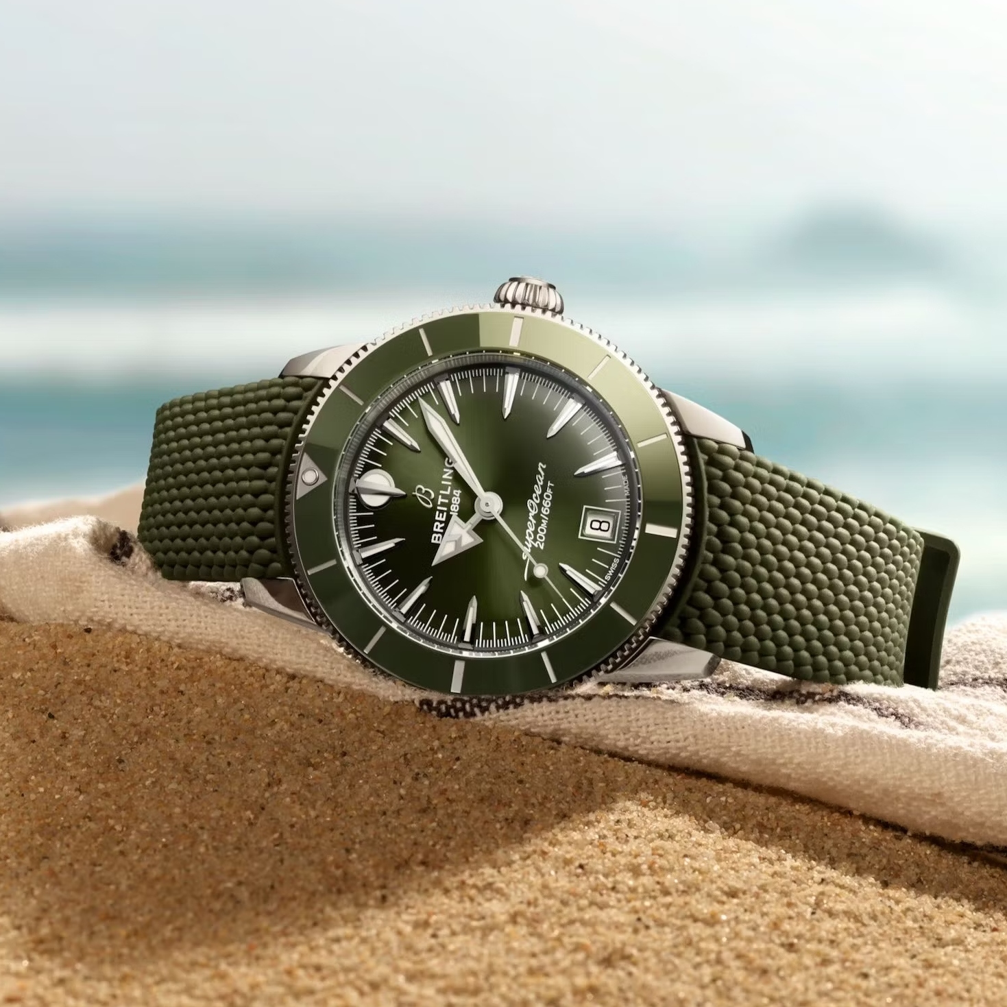 2025-Breitling-SuperOceanHeritage-1x1-still_image_3