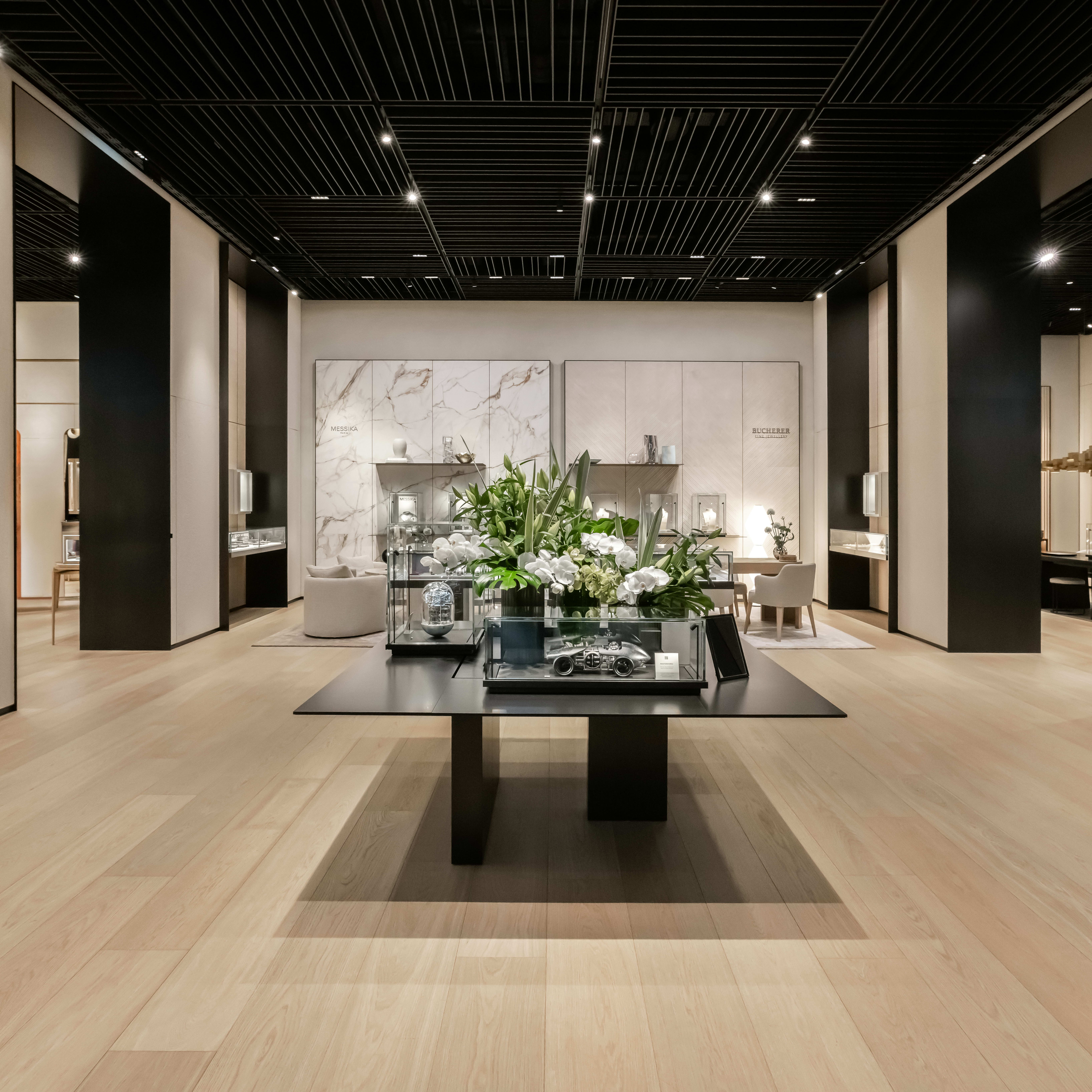 2025-London-Westfield-interior_image-6_1db2de_crop