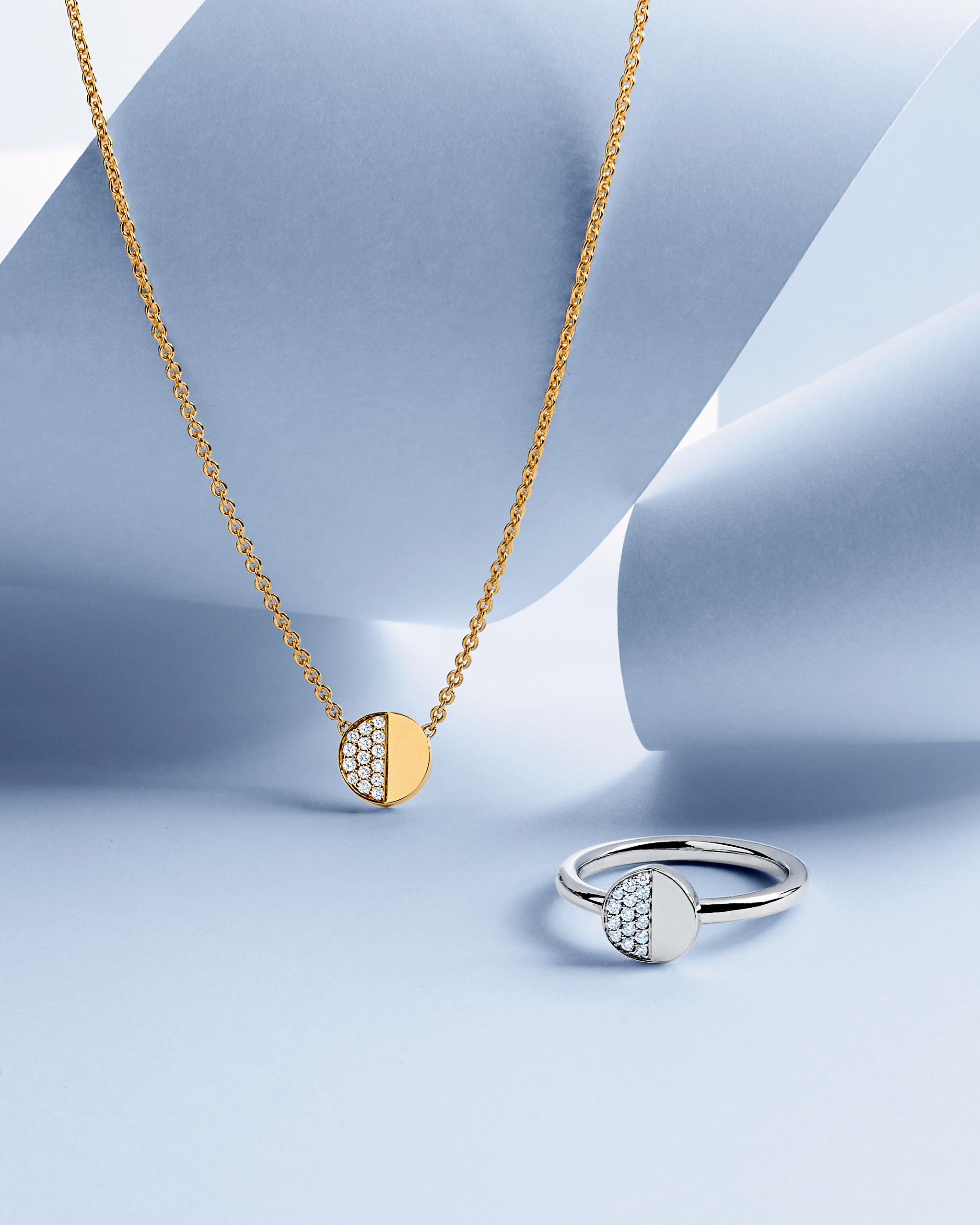 BFJ-commercial_bestseller_B-DIMENSION_image_3_4x5