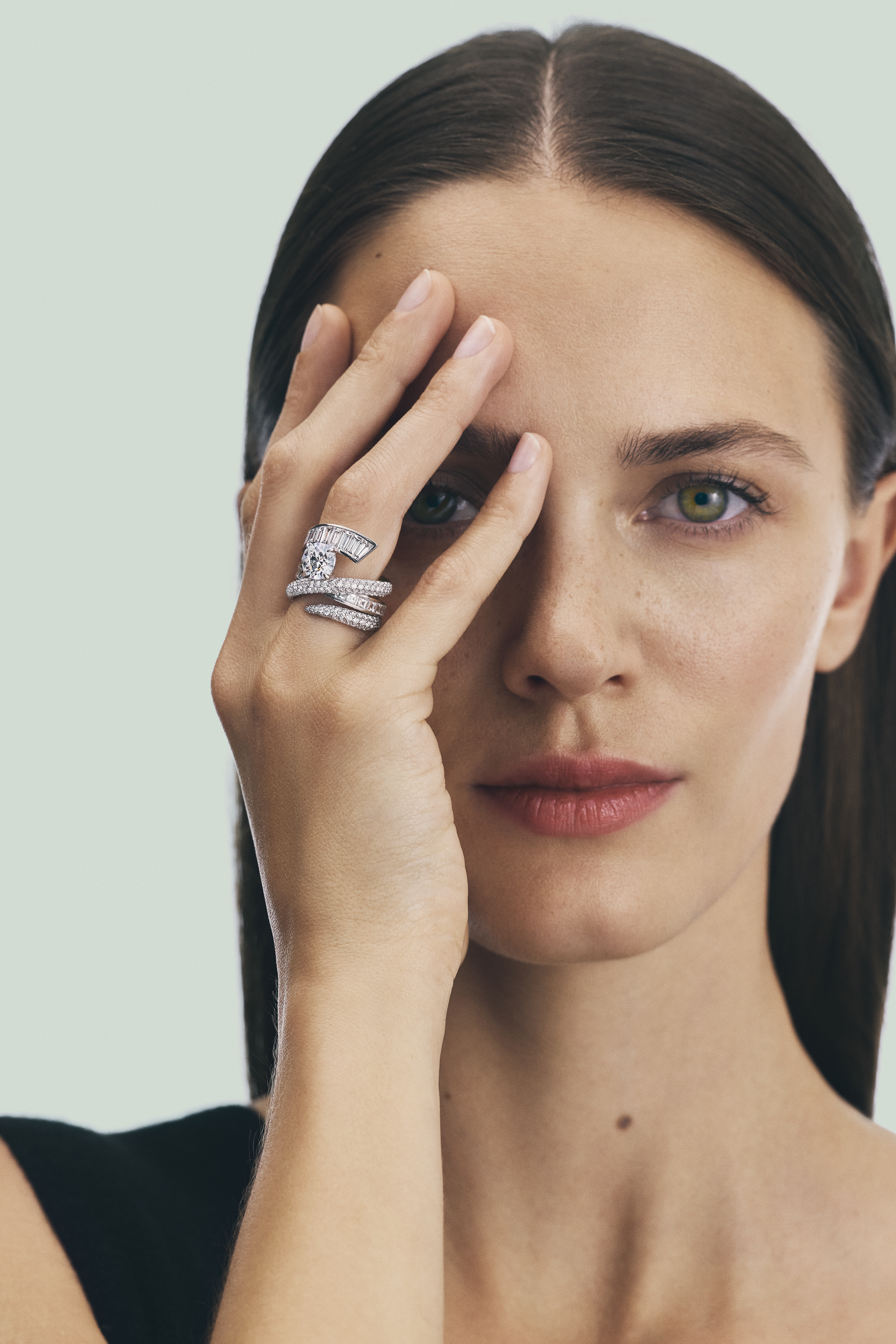 2025-Magazine-BFJ-2x3-model_image_9