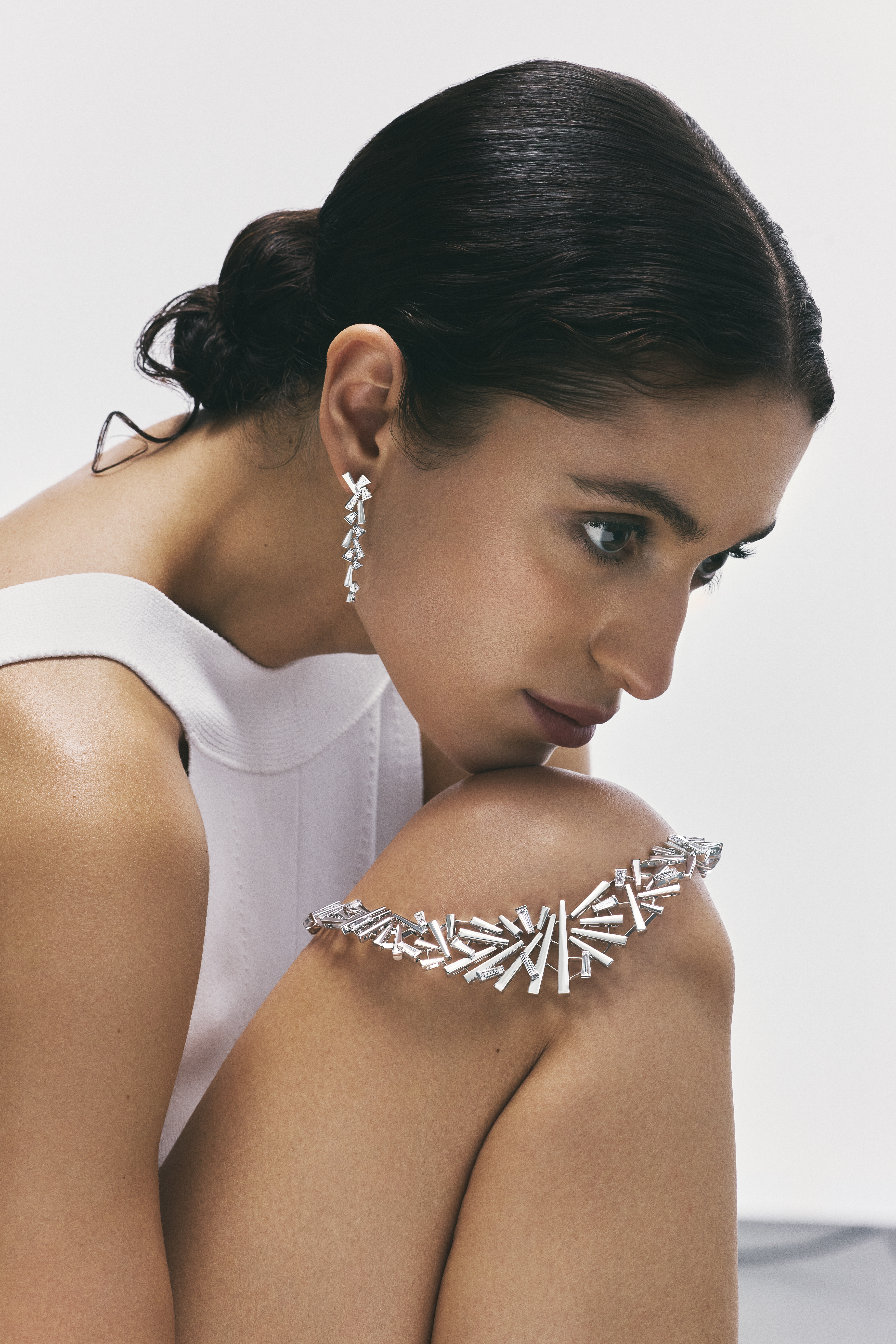 2025-Magazine-BFJ-2x3-model_image_7