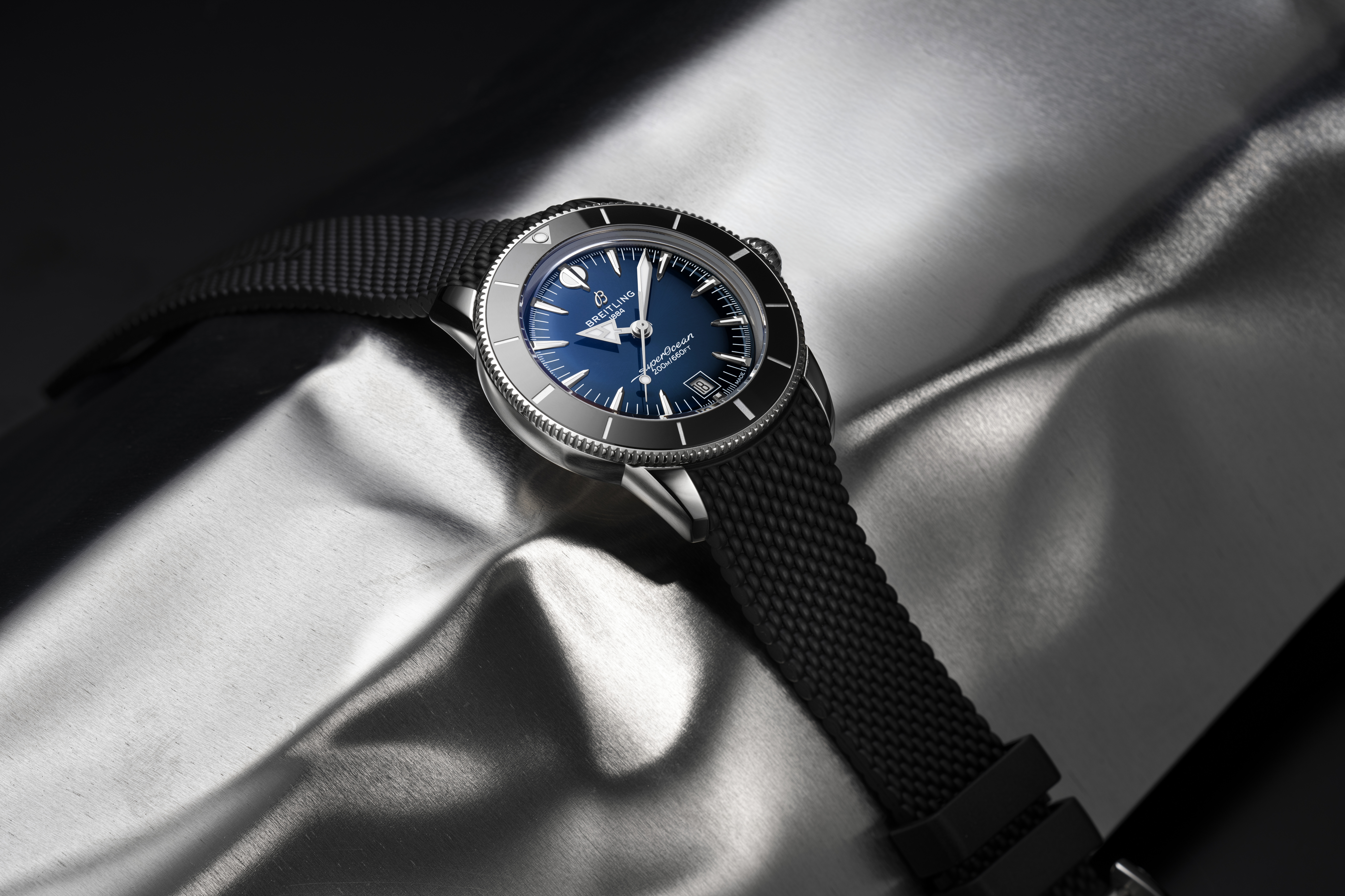 2025-Exclusives-Breitling-aRGB-16x9-still_image_4