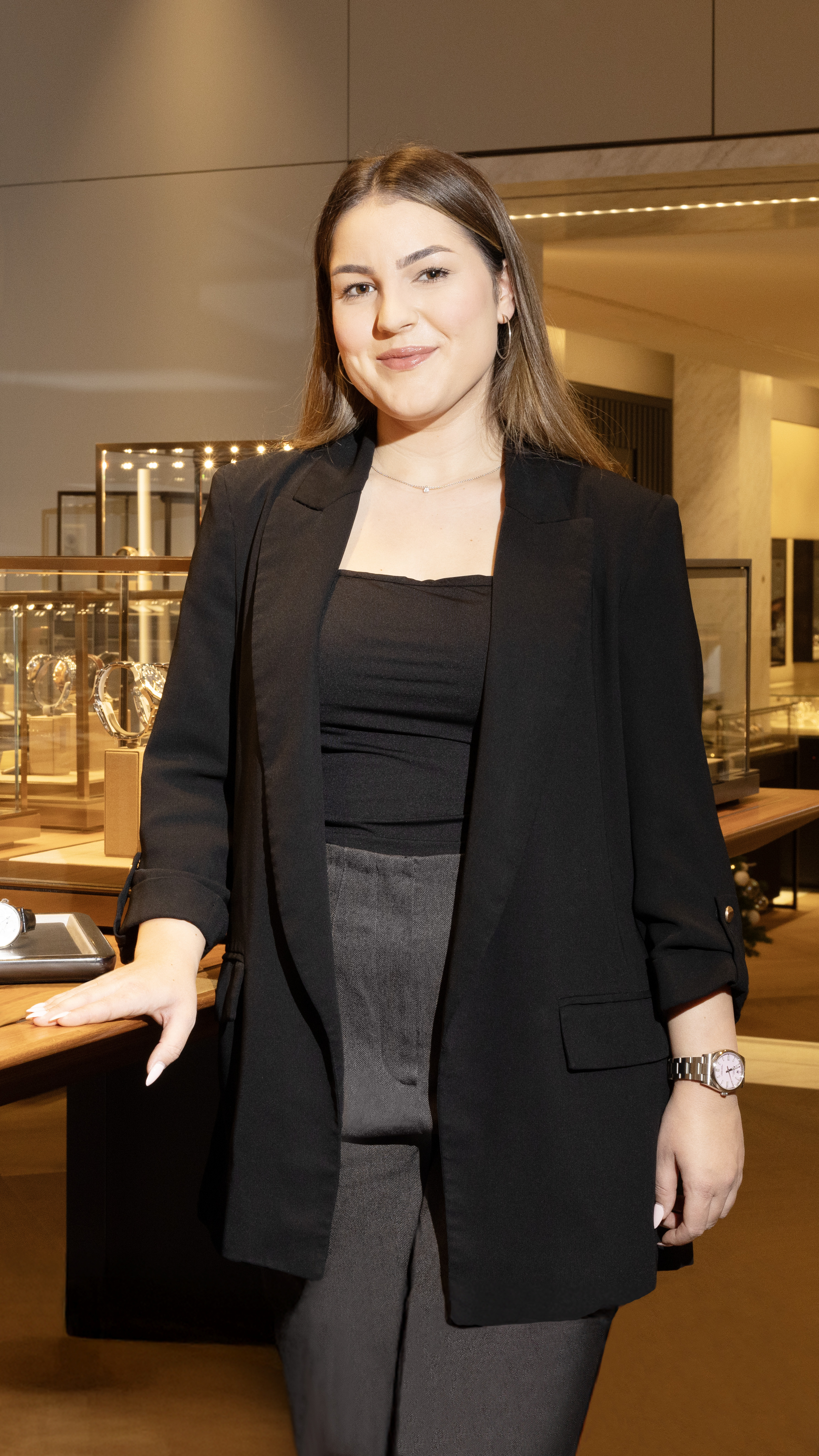 Stella_Lucerne_HourFavourites_Portrait_2026_image_2