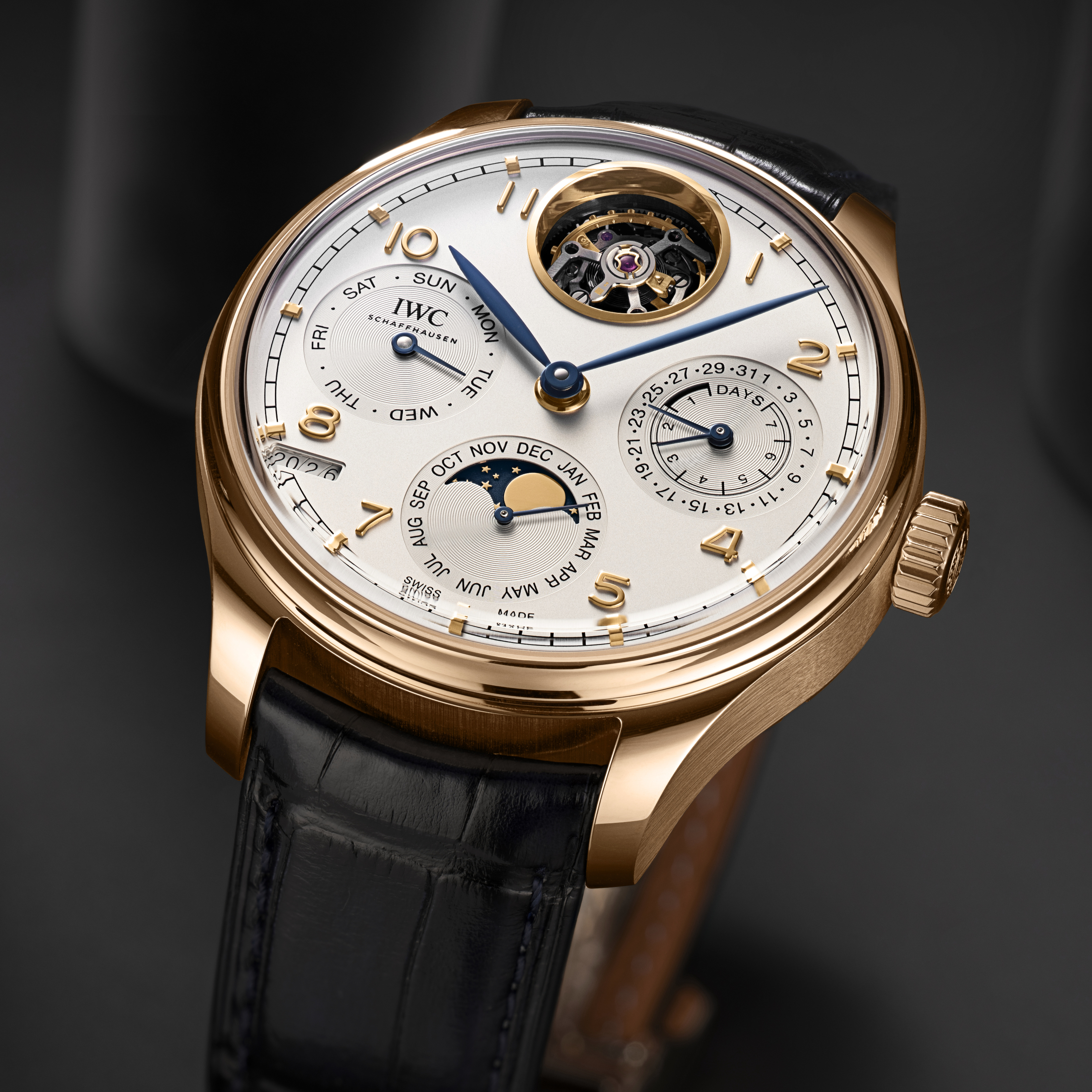 2026-Exclusives-IWC-aRGB-1x1-still_image_4