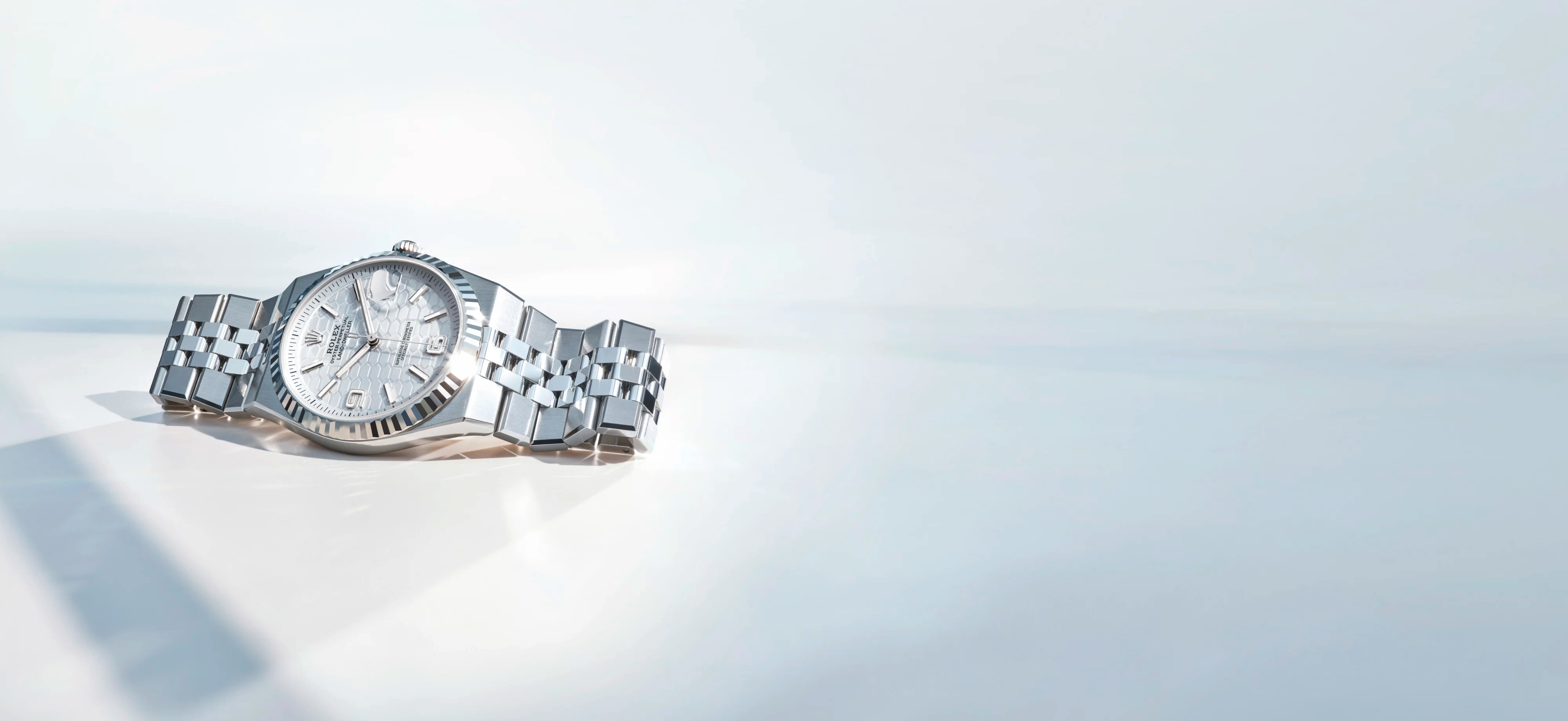 rolex_land-dweller_m127334-0001_rvb_4000x1840_pm7yfr