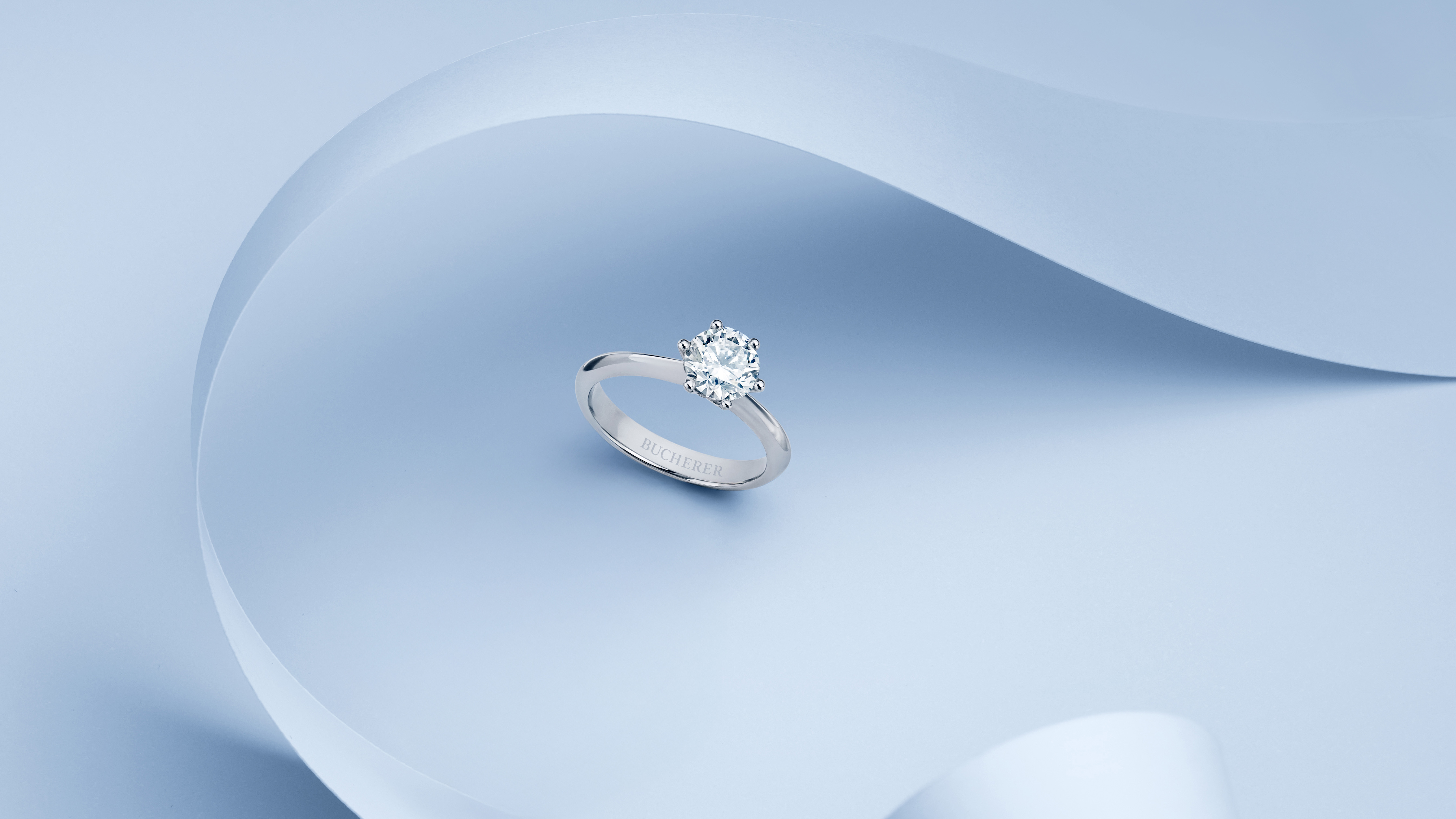 2026-Classics_Solitaires-Collections-BFJ-16x9-platinum-still_image_closeup_3_