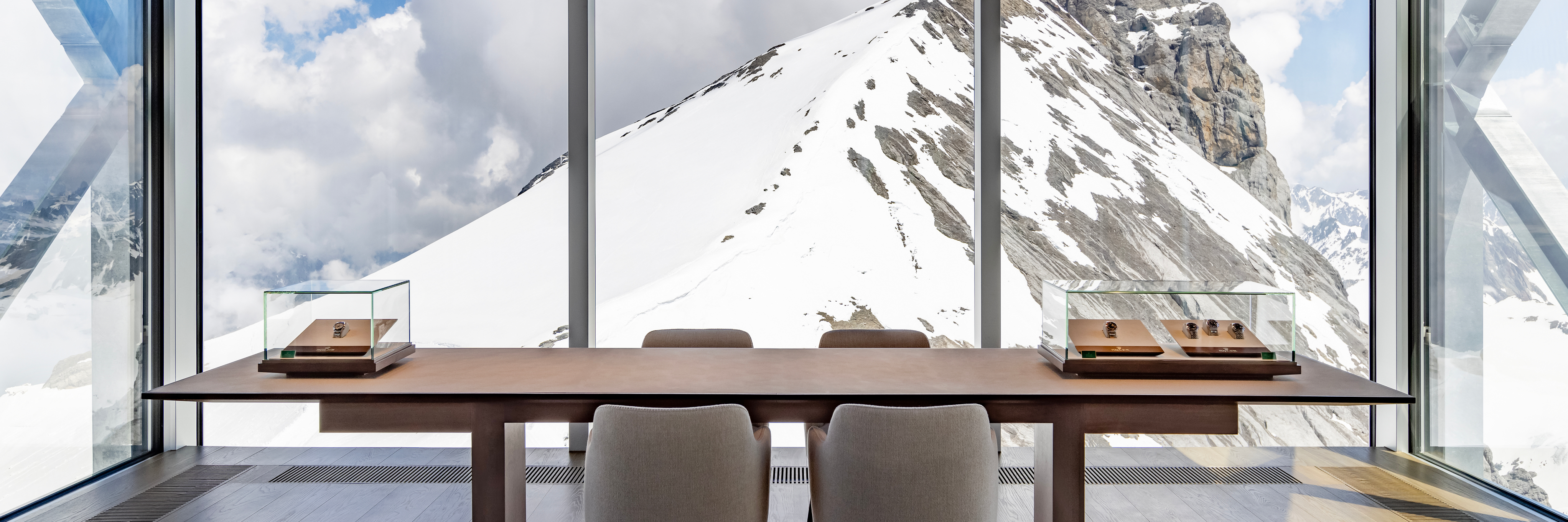 2026_Rolex_Store_Titlis_image_1__landscape_jhymio