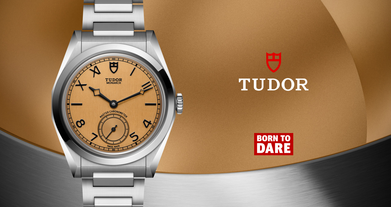 Bannière présentant la montre de plongée Tudor avec un cadran noir, des marqueurs d'heures lumineux et une lunette en acier inoxydable, sur un fond dynamique avec des accents métalliques et rouges. Le logo Tudor est affiché de manière proéminente sur la droite, soulignant l'élégance et le design robuste de la marque.