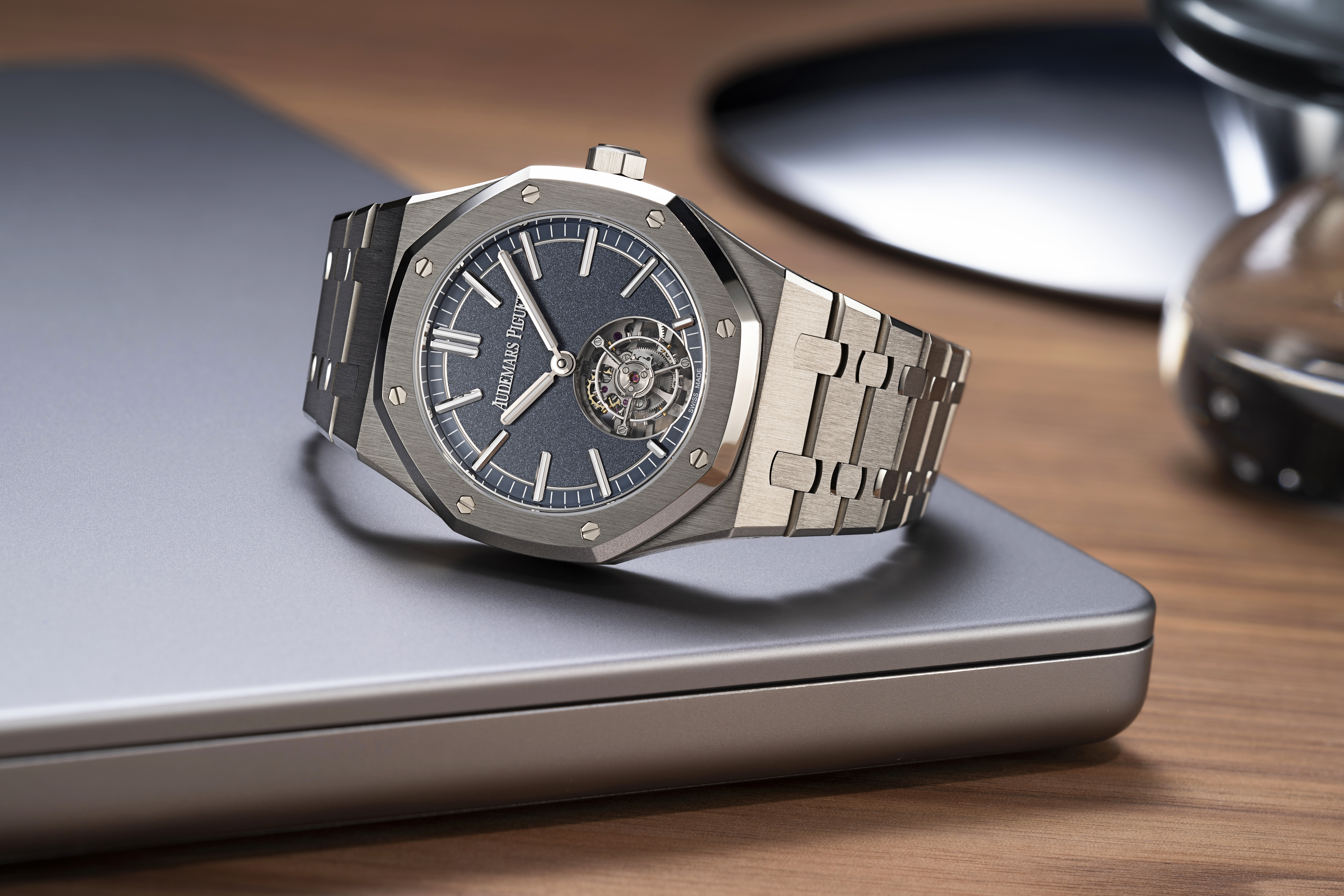 2026-CuratedOriginals_AudemarsPiguet_RoyalOak50Years_16x9_still_image_1