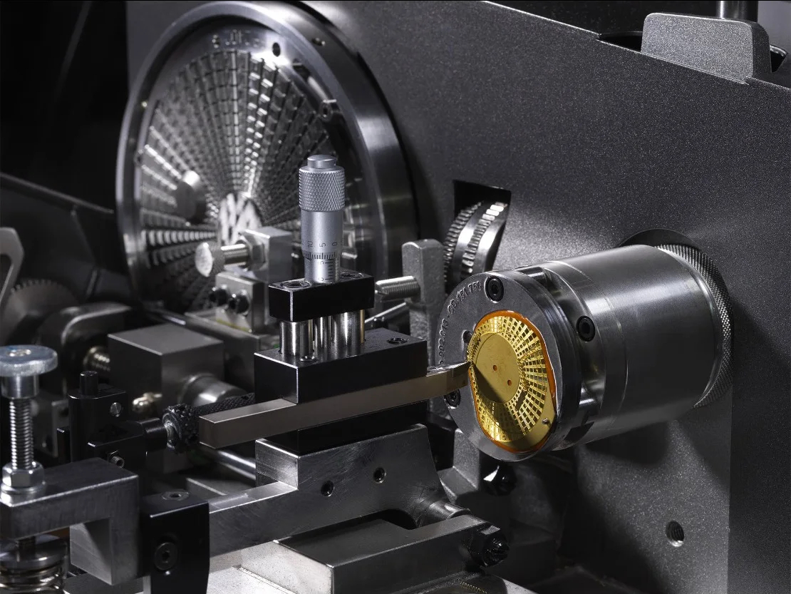 2026-CuratedOriginals_AudemarsPiguet_RoyalOak50Years_4x3still_image_1